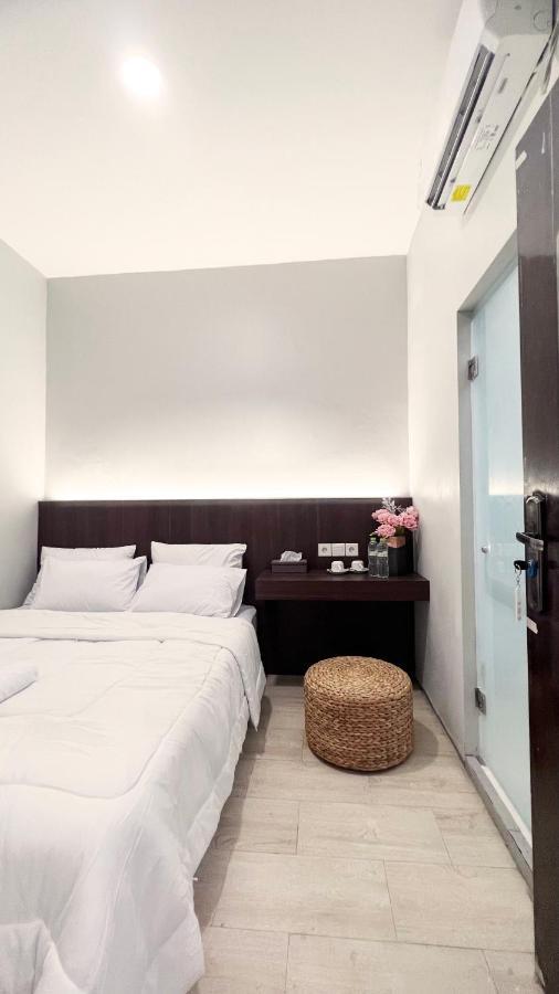 Sleep Studio Hotel City Center Surabaya Exterior photo