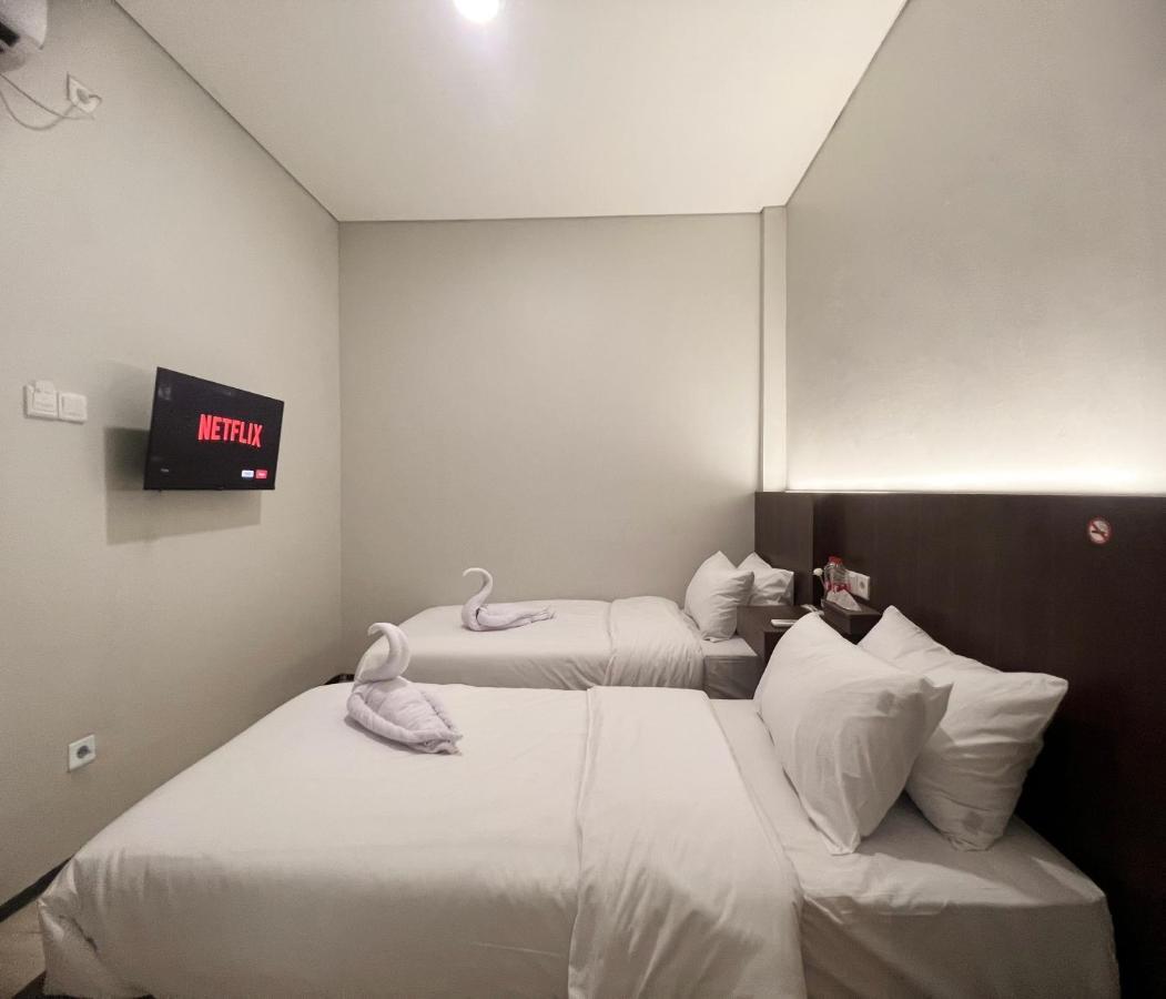 Sleep Studio Hotel City Center Surabaya Exterior photo